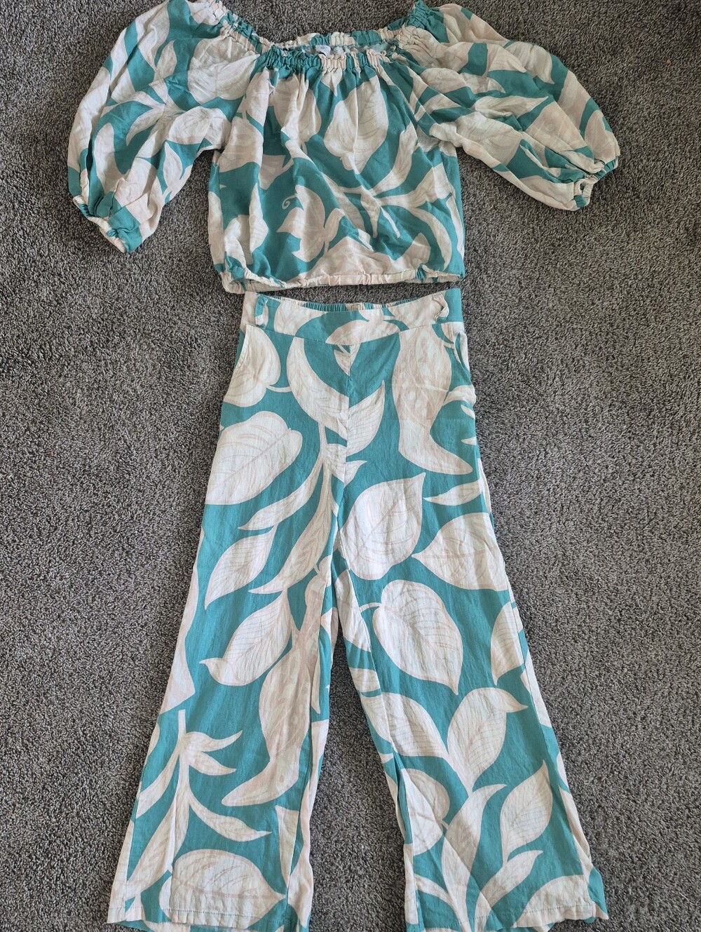 Rachel Zoe 2 Piece Wide Leg Floral Teal Set. Vacation Size Small